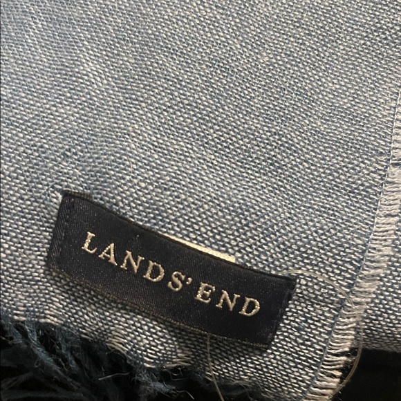 Land Ends 70% Alpaca 🦙 & 30% Silk Light Denim Blue Fringe 🧣 - Picture 5 of 6